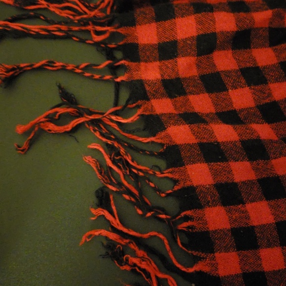 Square scarf - Picture 3 of 3